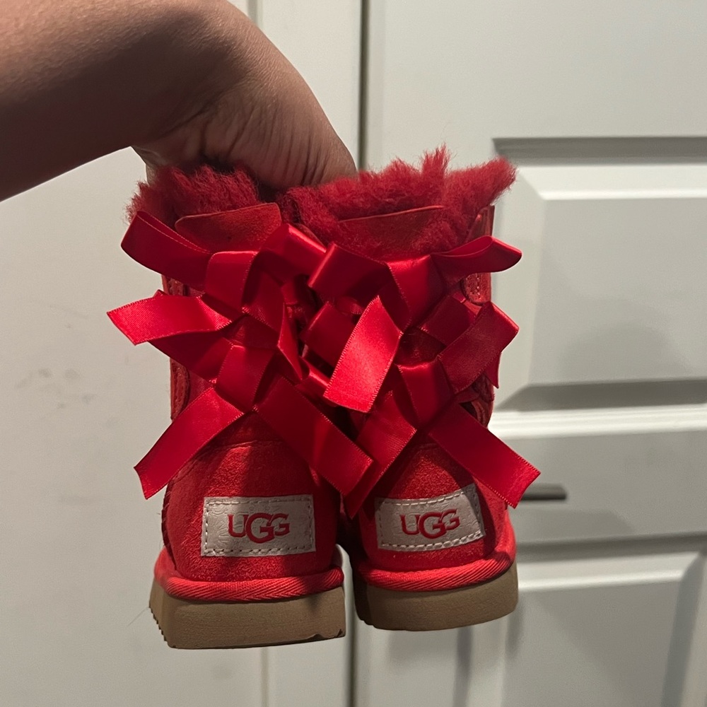 6c Red Ugg Boots